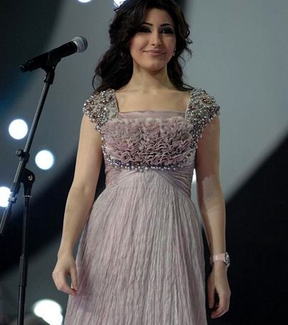 من فساتين يارا الجميلة
