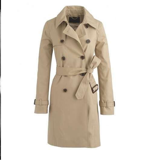 من أبرز صيحات أودري هابورن، معطف الـ Trench Coat