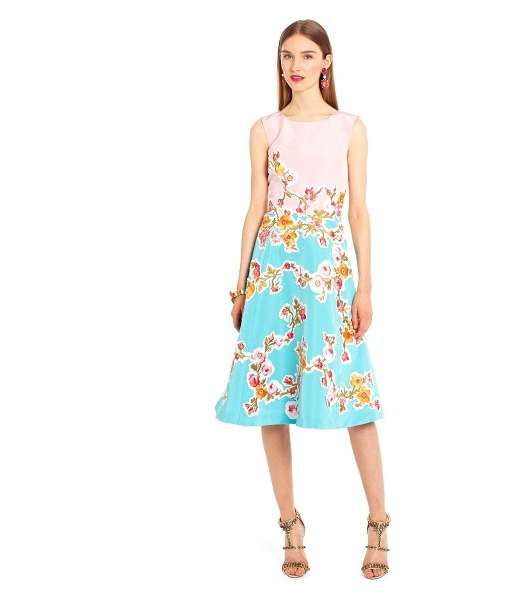 فساتين مميّزة بطبعة الزهور