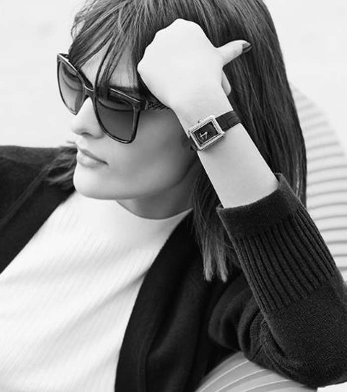 ازياء واكسسوارات تناسب امراة الاسد من CHANEL