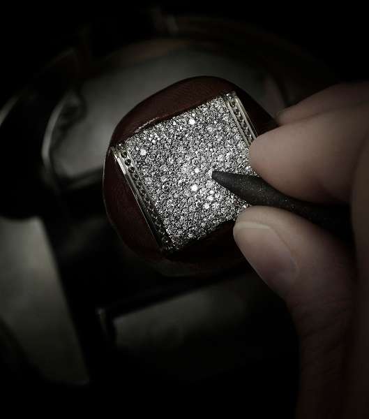 ساعات Jaeger-LeCoultre الحديثة مميّزة بأروع حبّات الماس