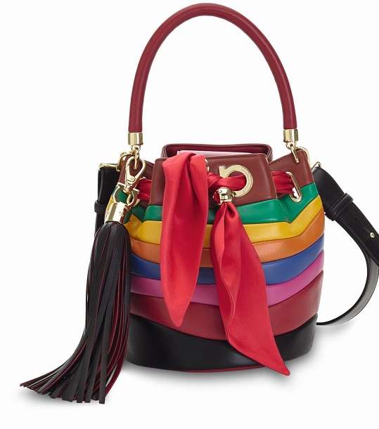 إحصلي على إطلالات معاصرة وحيوية مع علامة Salvatore Ferragamo و و Sara Battaglia