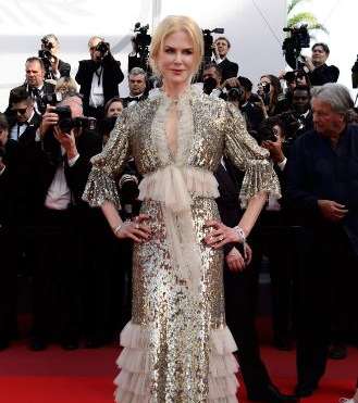 نيكول كيدمان بفستان ميتاليكي من Rodarte في مهرجان كان 2017