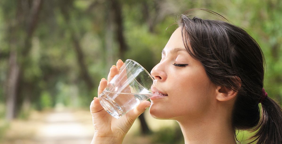 تناولي هذه الكمية من المياه يومياً واخسري الوزن الزائد!