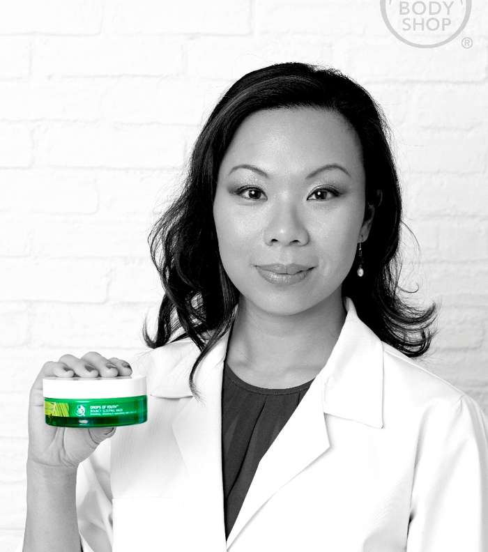 الدكتورة تيري الخبيرة العالمية في مجال العناية بالبشرة