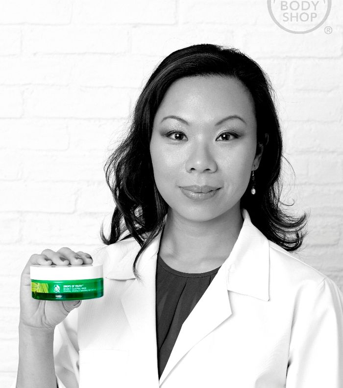 الدكتورة تيري الخبيرة العالمية في مجال العناية بالبشرة