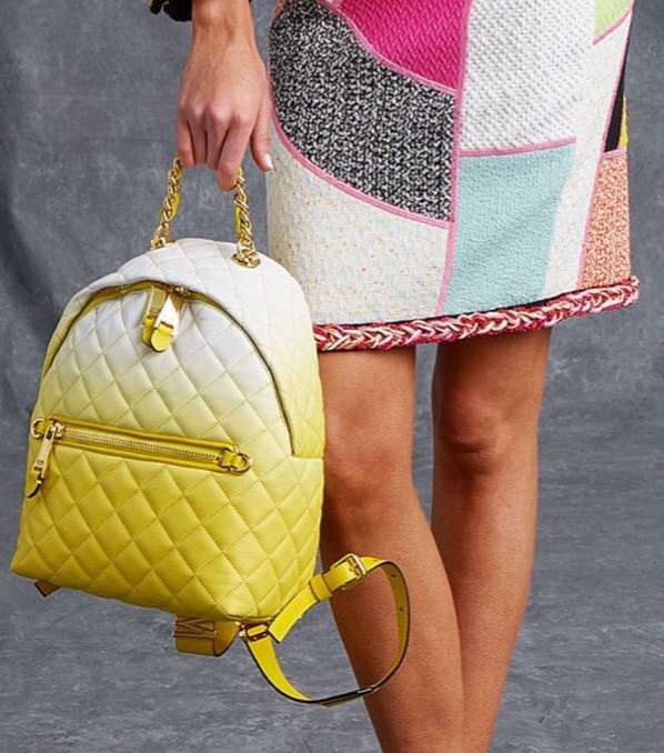 حقيبة ظهر مميزة وممزجة من مجموعة موسكينو Resort 2016