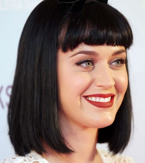 اختاري الصبغة باللون الأسود الداكن