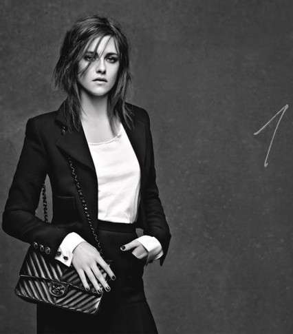 كريستن ستيوارت تصور اعلانات حقيبة  CHANEL الكلاسيكية 11.12