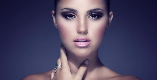 طريقة تصغير الانف بالمكياج