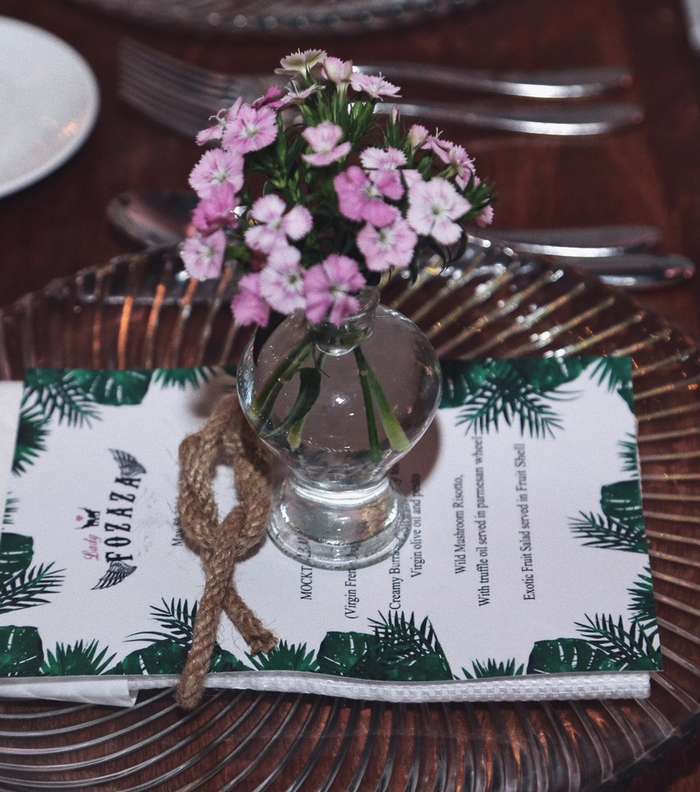 دعت المدونة عنود صديقاتها و سيدات المجتمع للاحتفال بمتجرها المتنقل 