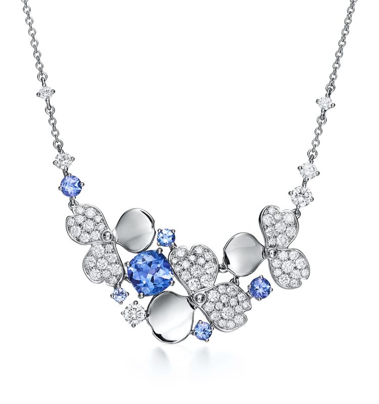 عقد ماسي رائع مع الماس الازرق من تيفاني اند كو