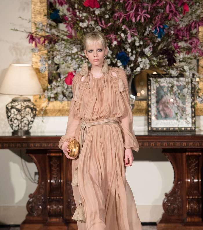 اكتشفي تصاميم لانفان من عرض الازياء في دبي