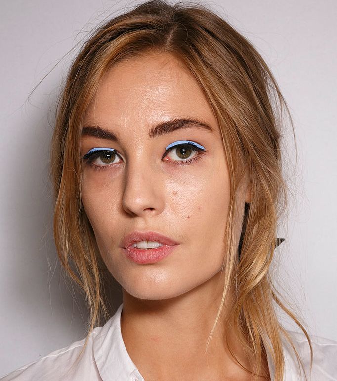 الآيلاينر الملون مع Fendi