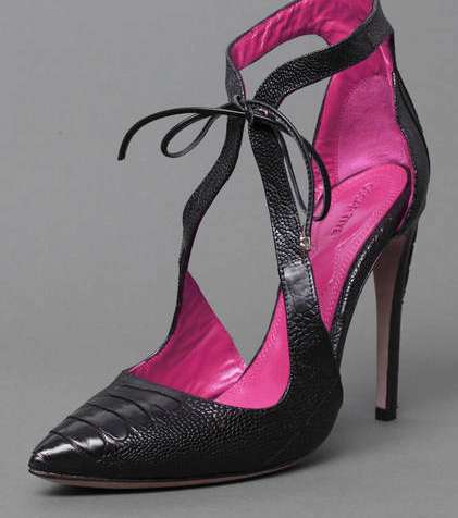 تألقي بأحذية Oscar Tiye