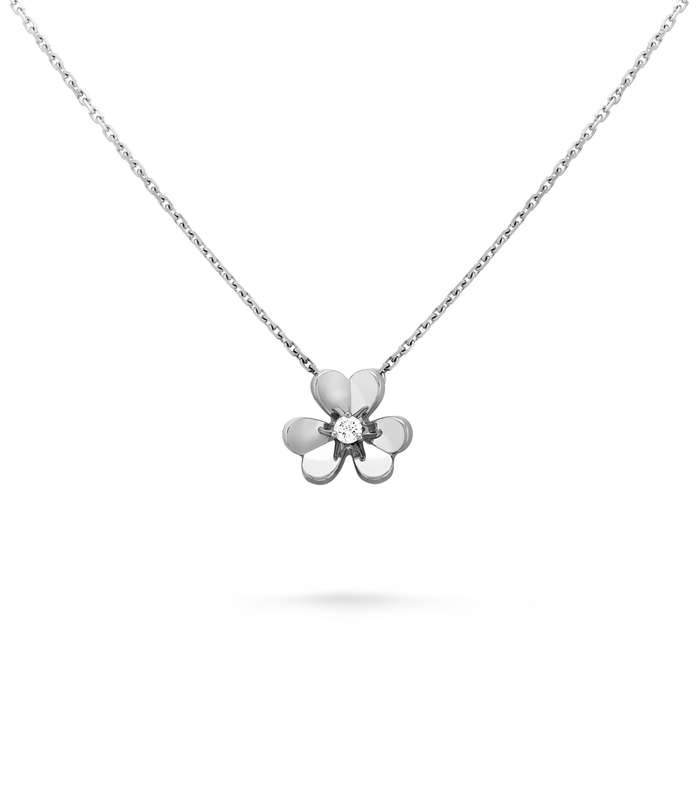 قلادة مميزة بالذهب الابيض من مجموعة Frivole من فان كليف اند اربلز