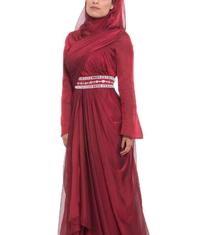 تألّقي بأجمل ألوان فساتين السهرة