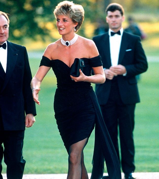 فستان ليدي ديانا من توقيع Christina Stambolian، من الفساتين التي أحدثت فرقاً في عالم الموضة