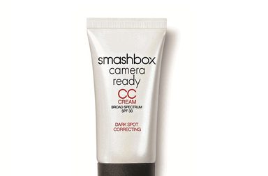 ياسمينة بدقيقة: جرّبي كريم CC من Smashbox