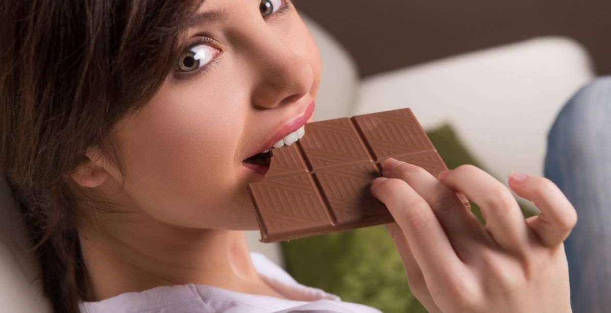 الكمية التي تعادل ١٠٠ سعرة حرارية من ألواح الشوكولاته المفضلة لديك