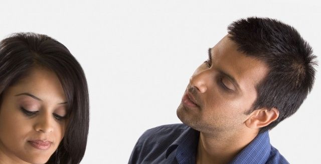 كيف تتعاملين مع خطيبك السابق؟
