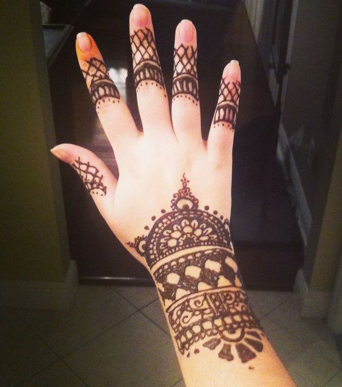 صور نقش يدين للعروس