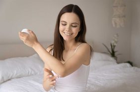 طرق لتبييض المرفقين والركبتين