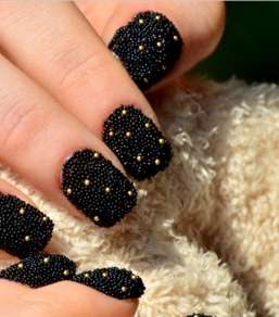 أظافرك انيقة بالكافيار الاسود