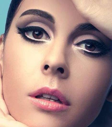 مكياج العيون الواسعة مع البشرة المركّزة