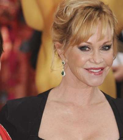 بالصور، نجمات هوليوود يورثن الجمال لبناتهن