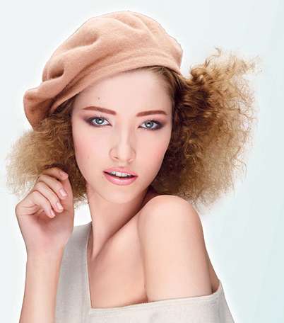 كريم الأساس المناسب لبشرتك من Bourjois