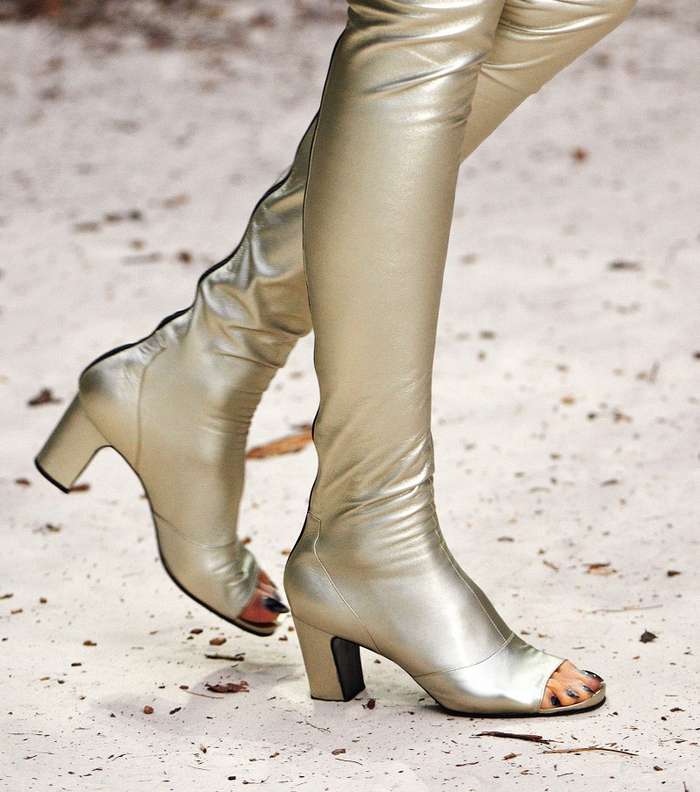 من مجموعة Chanel لربيع 2013، إليك هذه الموضة المميزة