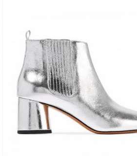 اختاري حذاء الكاحل الميتاليكي من مارك جايكوبز