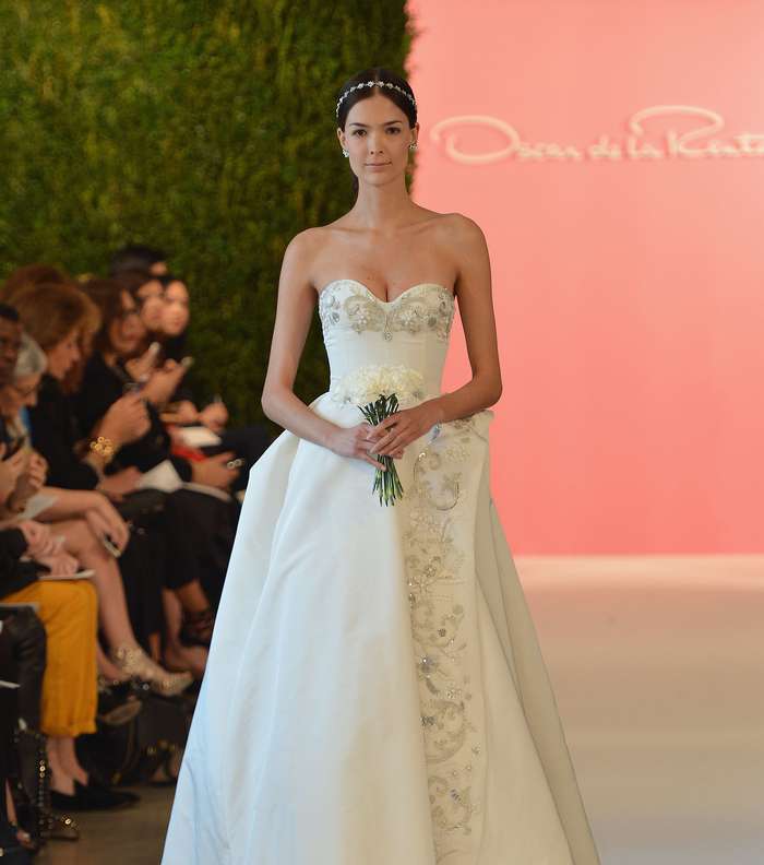 فستان أوسكار دي لا رينتا لعروس أنيقة