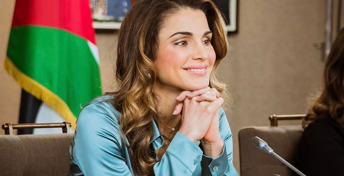 الملكة رانيا تنشر صور نادرة لوالدتها وعائلتها احتفالاً بعيد الأم!