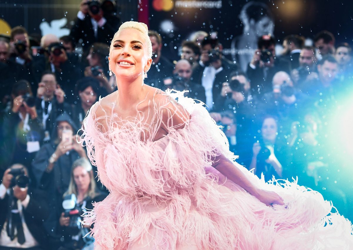 لايدي غاغا الوجه الإعلامي للعطر الجديد من Valentino