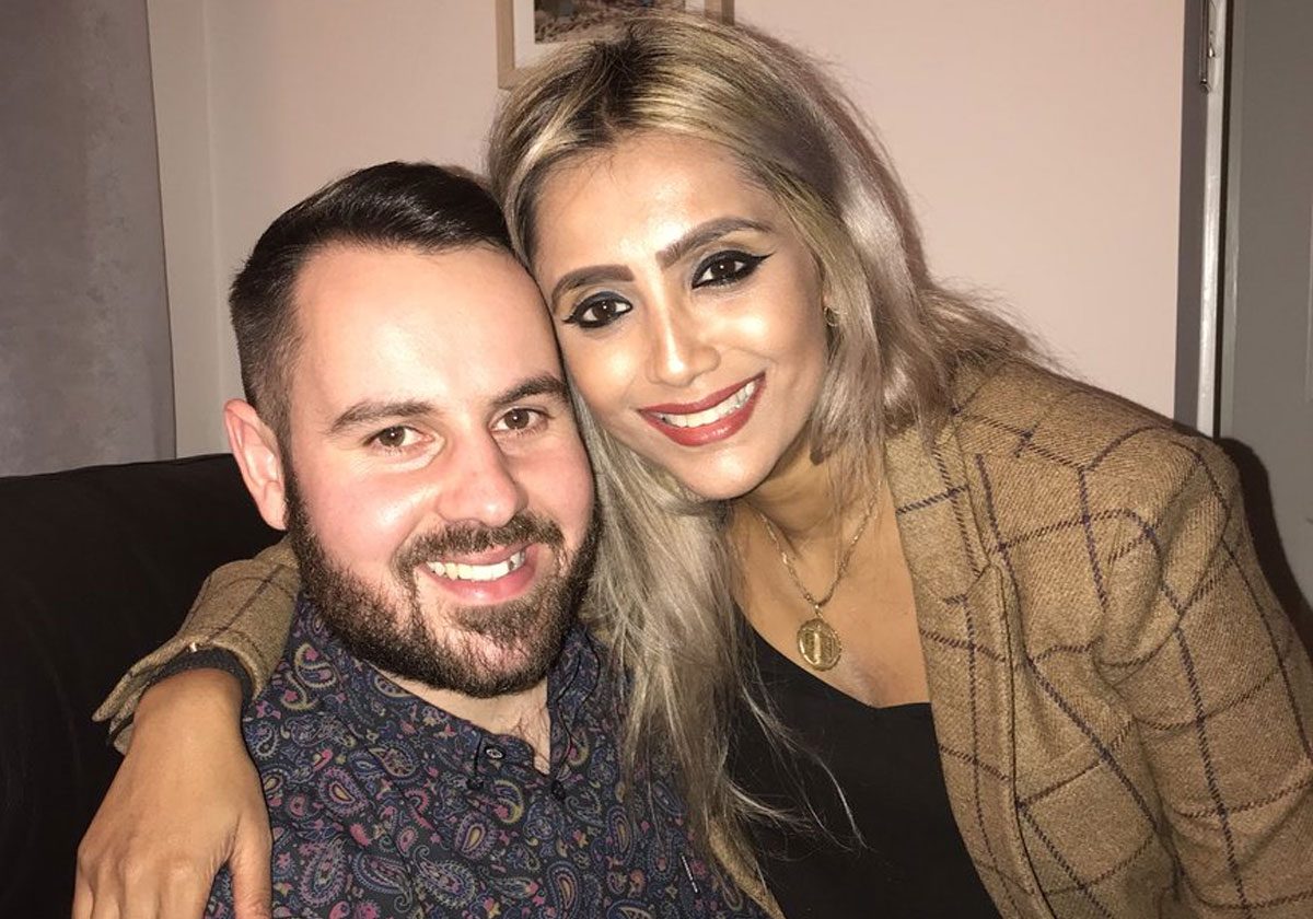 أربعينية بملامح فتاة في عمر العشرين