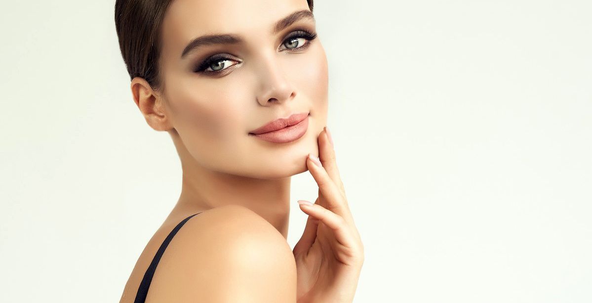 أحمر خدود Ambient Lighting Blush من Hourglass بعد اليوم