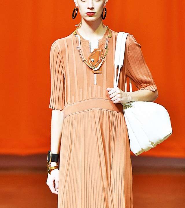 اكسسوراات كبيرة معدنية لصيف 2016 من سيلين