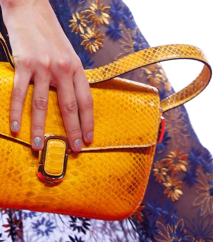 حقيبة الكتف Messenger Bag من مارك جايكوبز لصيف 2016