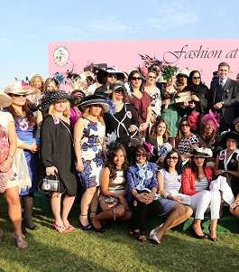 نساء شاركن في مسابقة أفضل قبعة