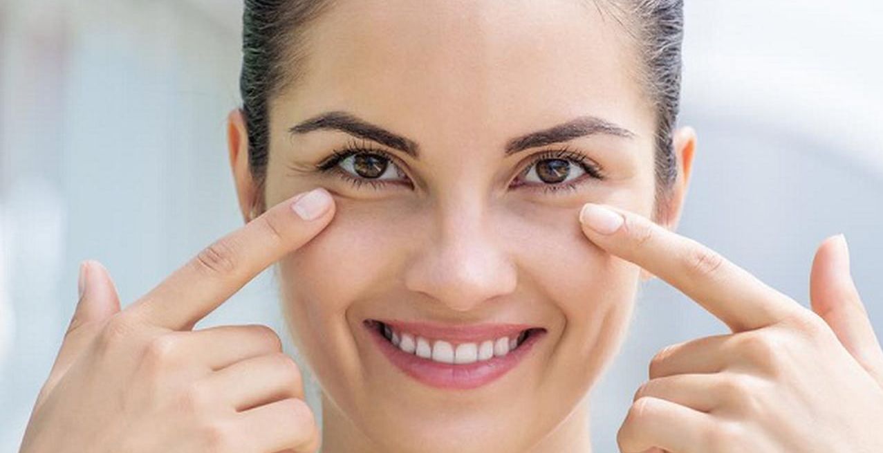 تخلصي من خطوط التعب تحت العين ببدائل طبيعية نتائجها رائعة