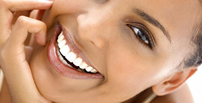 3 خلطات طبيعية لبشرة متألقة