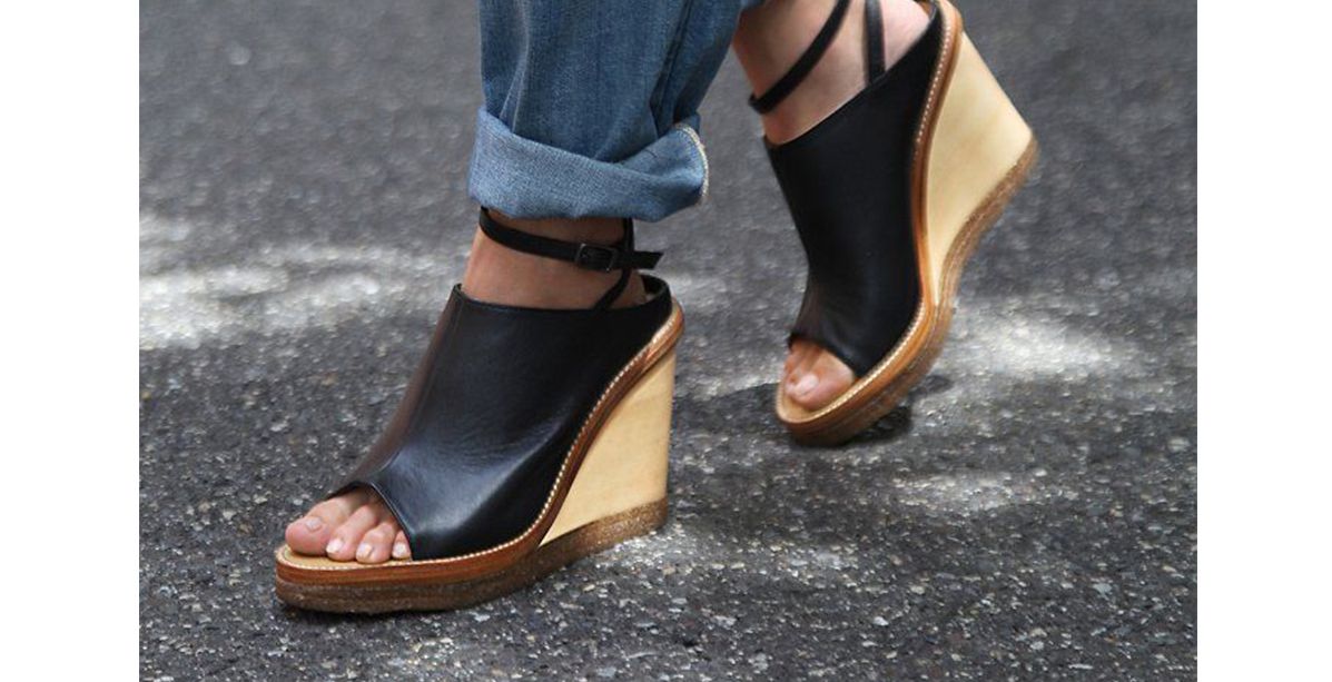 ستتفاجاين بعودة احذية المول بكعب الـ Wedges