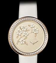 من مجموعة Mademoiselle Prive، اليك ساعة CHANEL