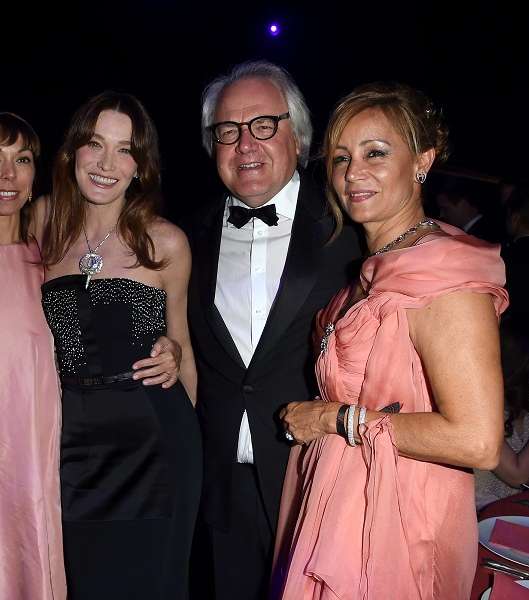كارلا بروني تحضر حفل BVLGARI amfAR 