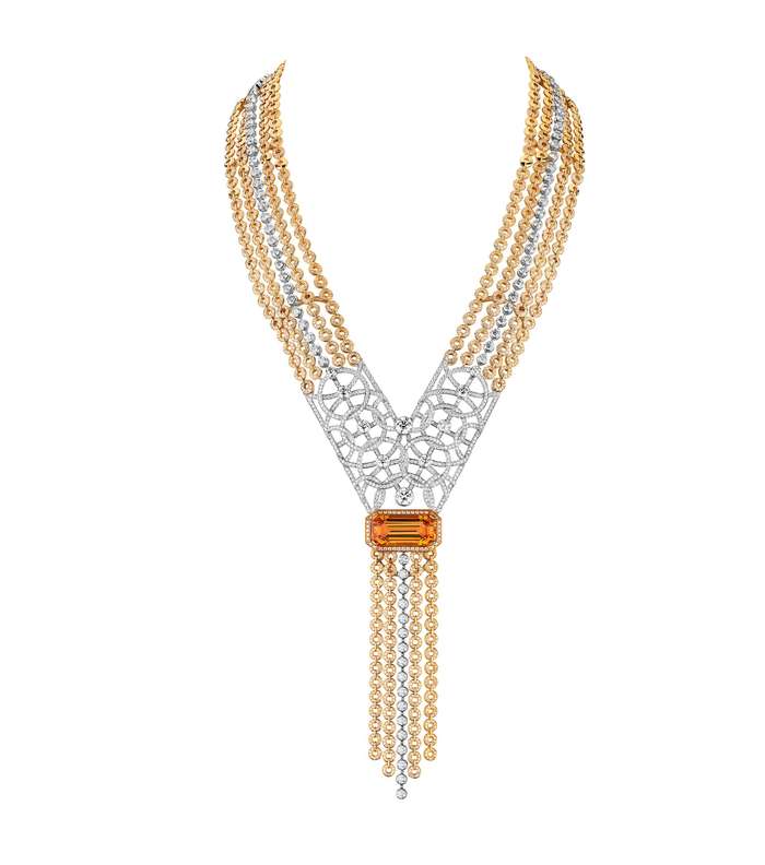 عقد ماسي رائع من CHANEL من مجموعة SECRETS D’ORIENTS