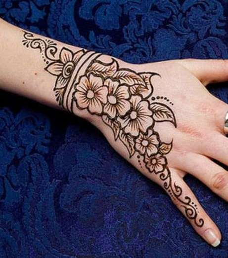 رسومات حنة بسيطة للعروس