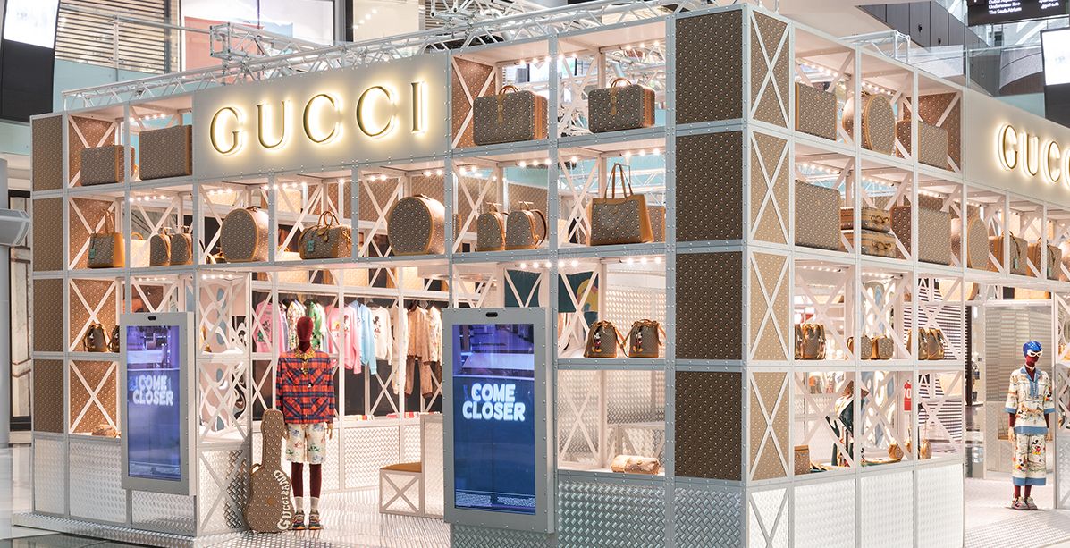 تصاميم من وحي ميكي ماوس في متجر Gucci Pin المؤقت في دبي مول