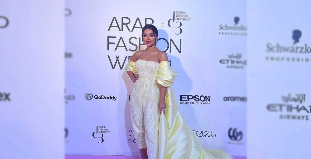 اطلالات النجمات العربيات في اسبوع الموضة العربي